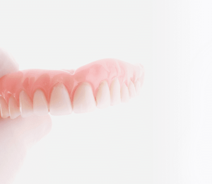 cómo es la prótesis dental removible